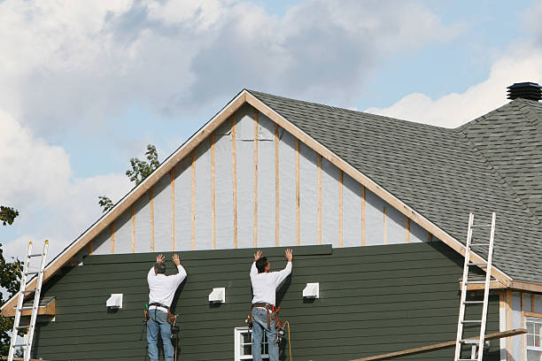Professional Siding Contractor technician working in Catlett, VA